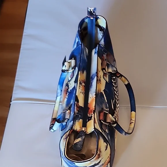 G by Guess Blue and Yellow Floral Tote - Picture 9 of 12